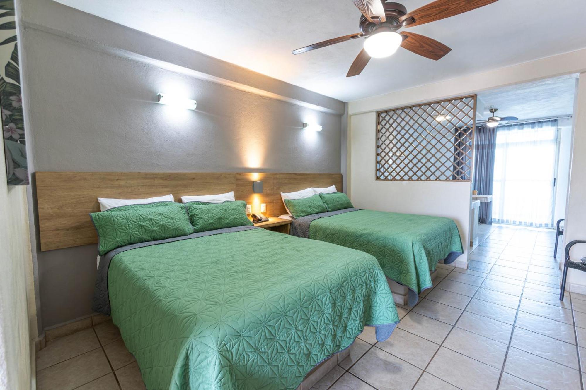 Torreblanca Beach Hotel And Suites Guayabitos - Desayuno Y Comida Incluido Ринкон де Гуаябитос Екстериор снимка