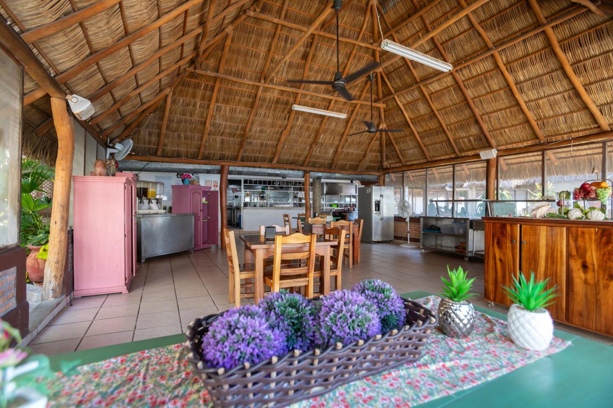 Torreblanca Beach Hotel And Suites Guayabitos - Desayuno Y Comida Incluido Ринкон де Гуаябитос Екстериор снимка