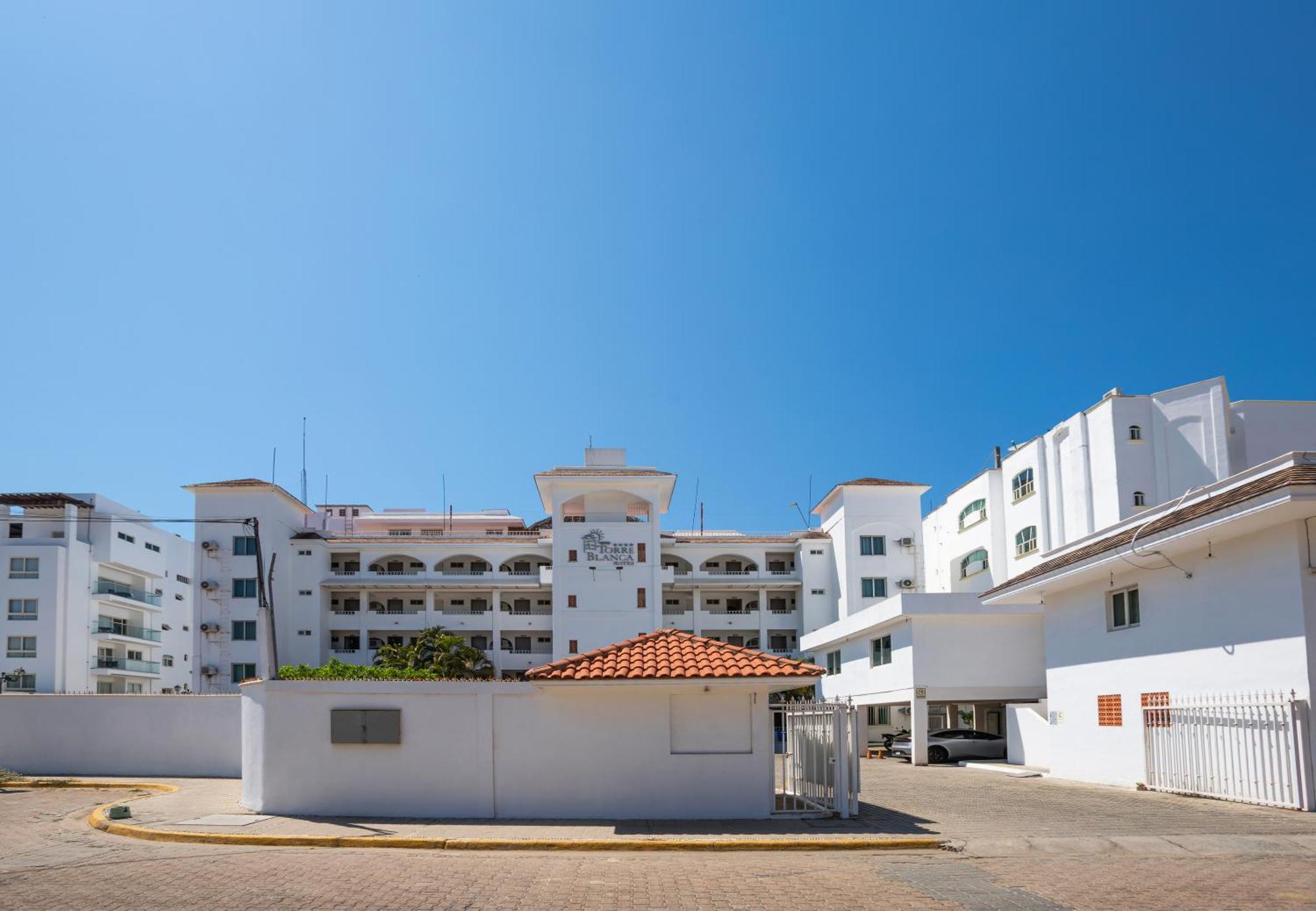 Torreblanca Beach Hotel And Suites Guayabitos - Desayuno Y Comida Incluido Ринкон де Гуаябитос Екстериор снимка