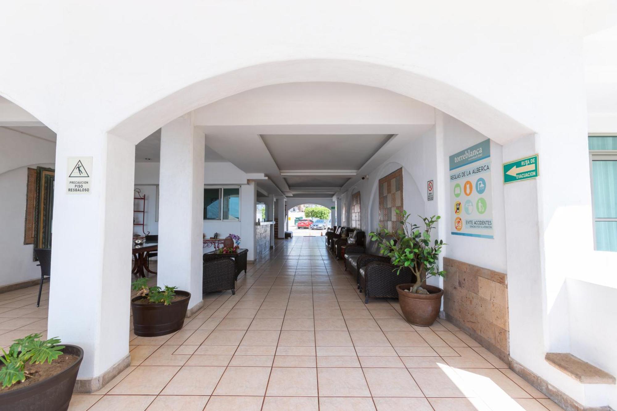 Torreblanca Beach Hotel And Suites Guayabitos - Desayuno Y Comida Incluido Ринкон де Гуаябитос Екстериор снимка